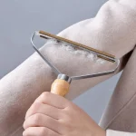 پرزگیر فلزی دسته چوبی برای لباس
